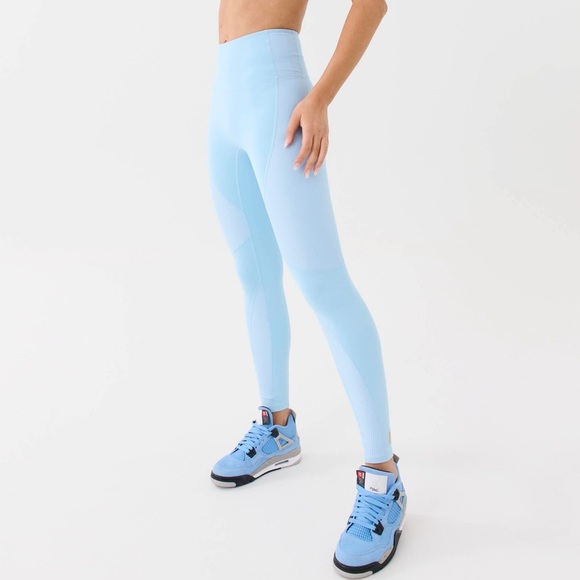 NWOT P.E Nation Freeplay Legging Summer Sky Baby Blue Active Athleisure Small - Picture 1 of 14